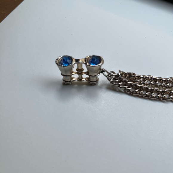 Vintage charm bracelet with binocular charm. - Picture 5 of 5